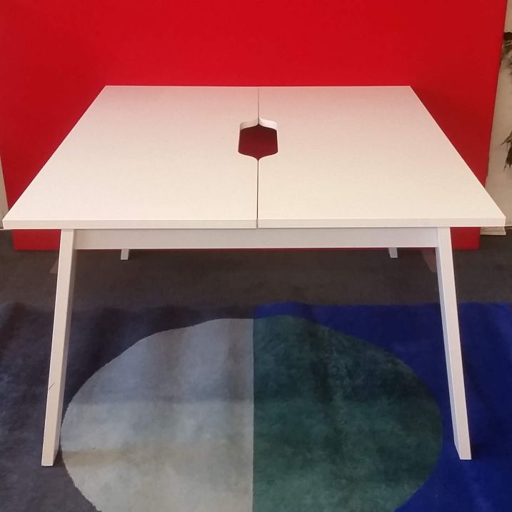 Second deals hand bench
