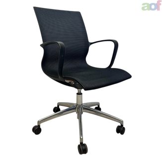 Second Hand Boss Design Chair with Arms