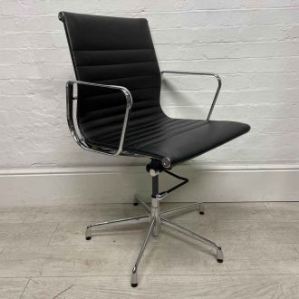 Second Hand Ribbed Back Meeting Chair - Black