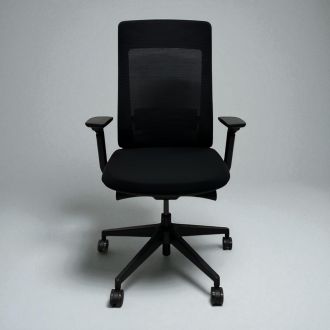 Yaasa Mesh Office Chair - Front