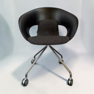Second Hand Skandiform Meeting Chair – Dark Grey & Black - Front