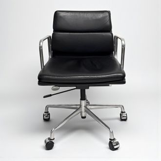 Used Soft Pad Replica Chair