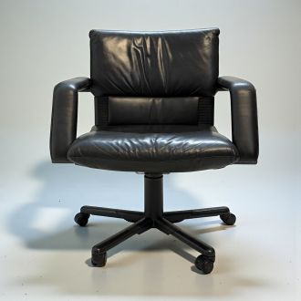 Used Vitra Bellini Leather Meeting Chair - Front