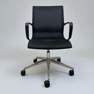 Second Hand Boss Design Chair with Arms