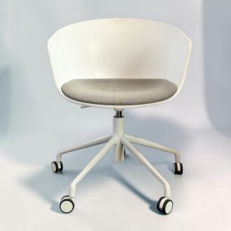 Second Hand HAY About A Chair AAC24 – Light Grey & White - Front
