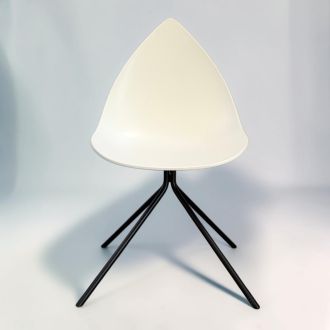 Second Hand BoConcept Ottawa Visitor Chair – White & Black - Front