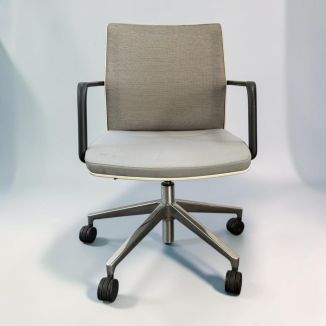Second Hand Orangebox Workday Lite Meeting Chair – Light Grey