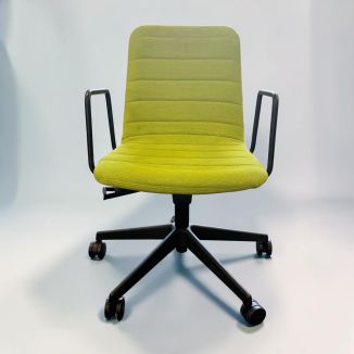 Second Hand Senator Green Fabric Meeting Chair with Black Frame - Front
