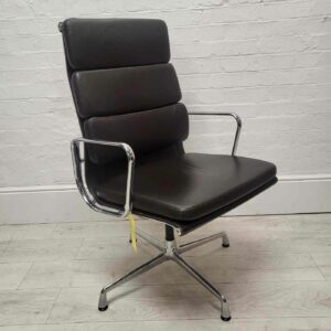 Vitra Eames Chair